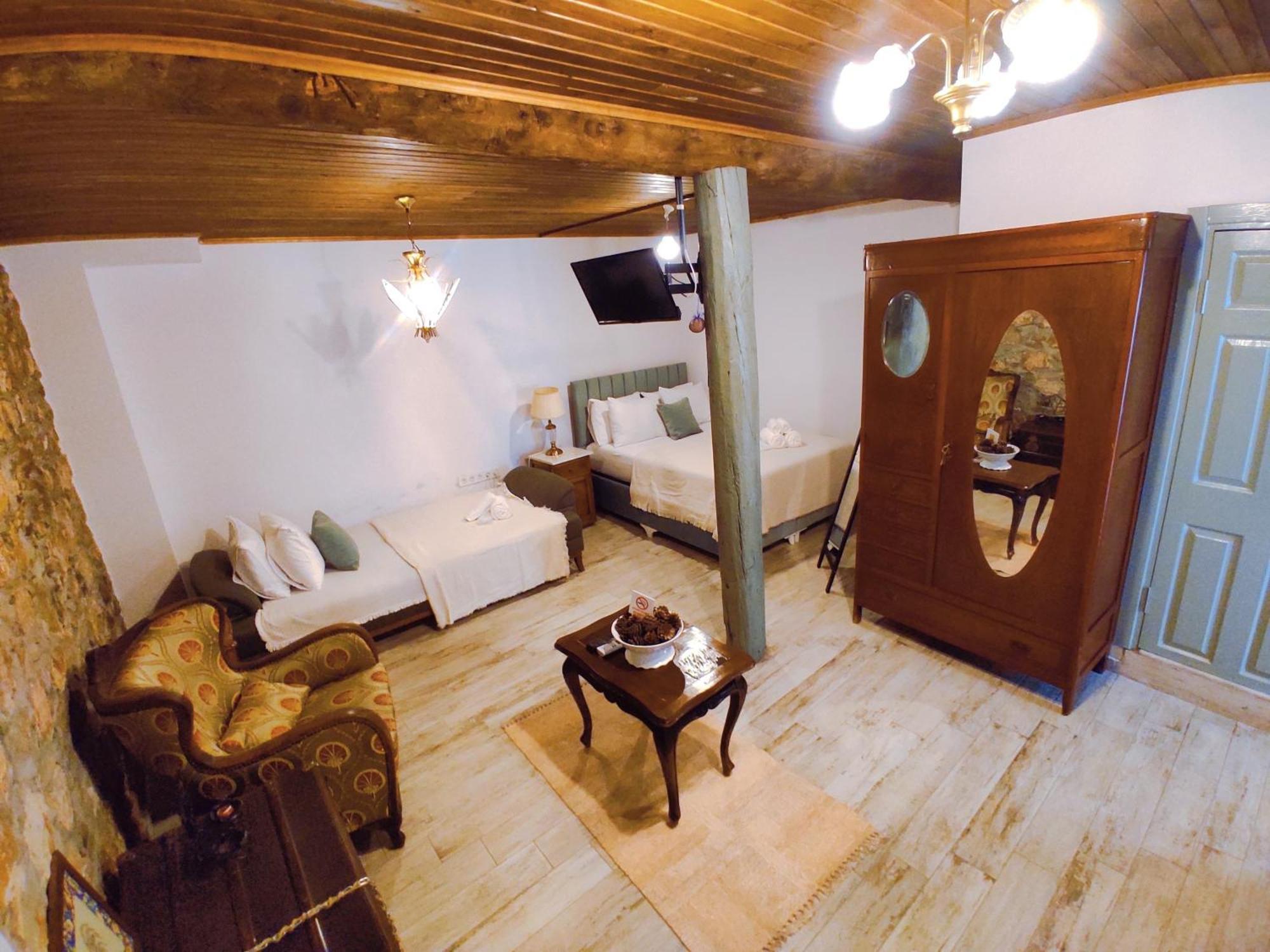 Kidoni Macaron Guesthouse ไอวาลิค ภายนอก รูปภาพ